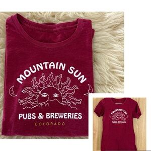 ‘Mountain Sun Pubs & Breweries’ Maroon Graphic Crew Tee Top